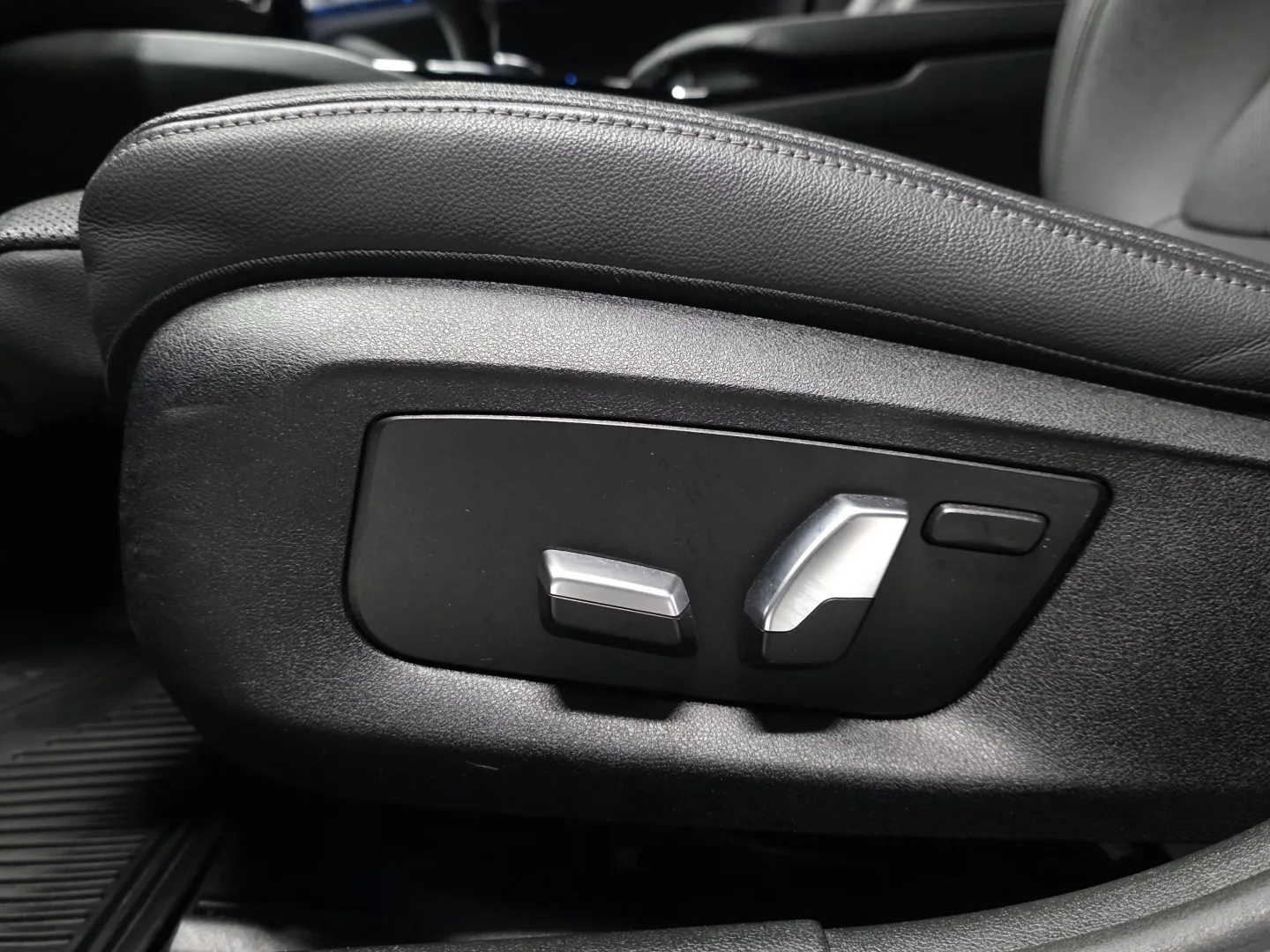 Autokuva 16 - JMK-602