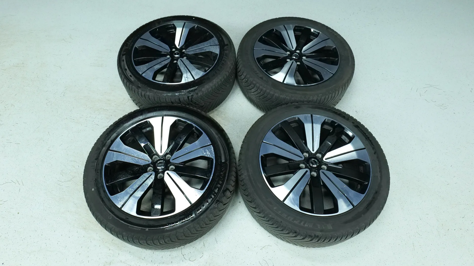 Autokuva 19 - JML-980