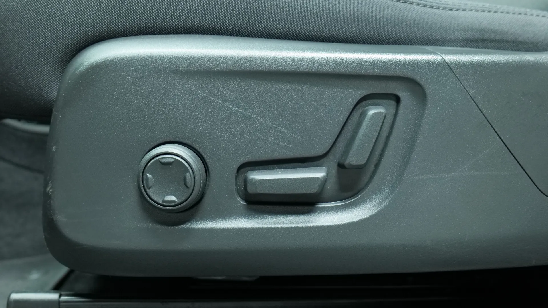 Autokuva 10 - JMN-102