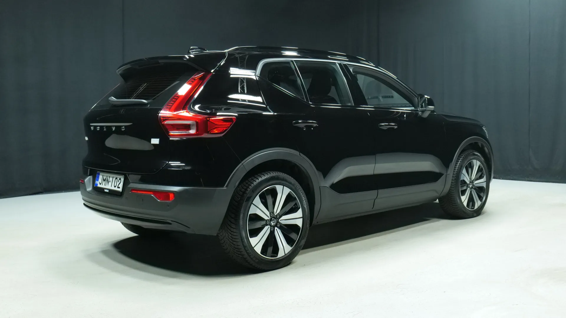 Autokuva 3 - JMN-102