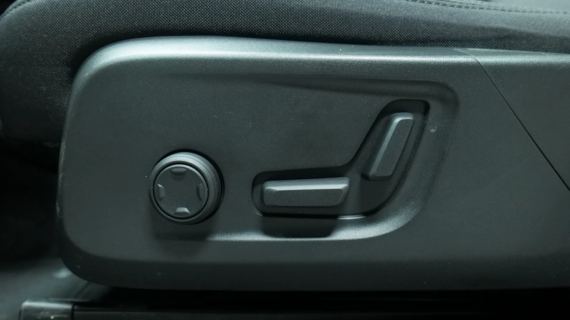 Autokuva 10 - JMN-142