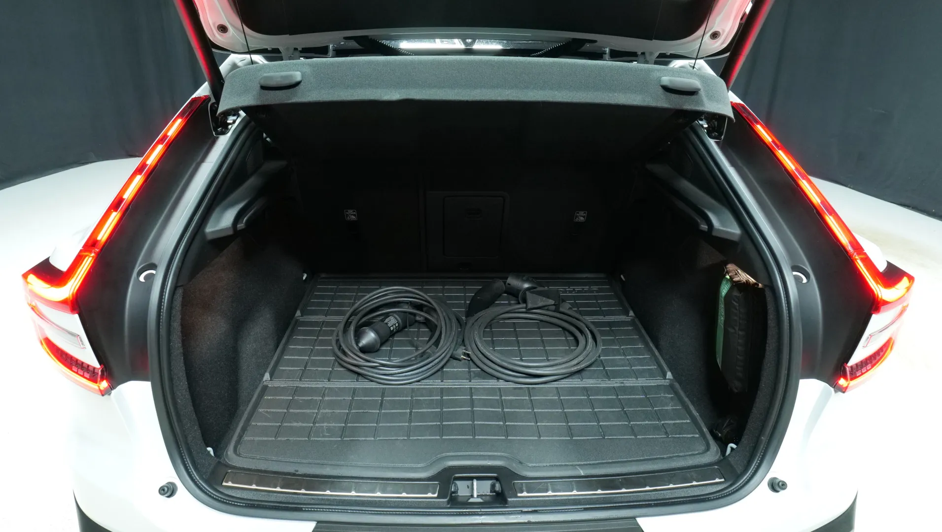 Autokuva 16 - JMN-142