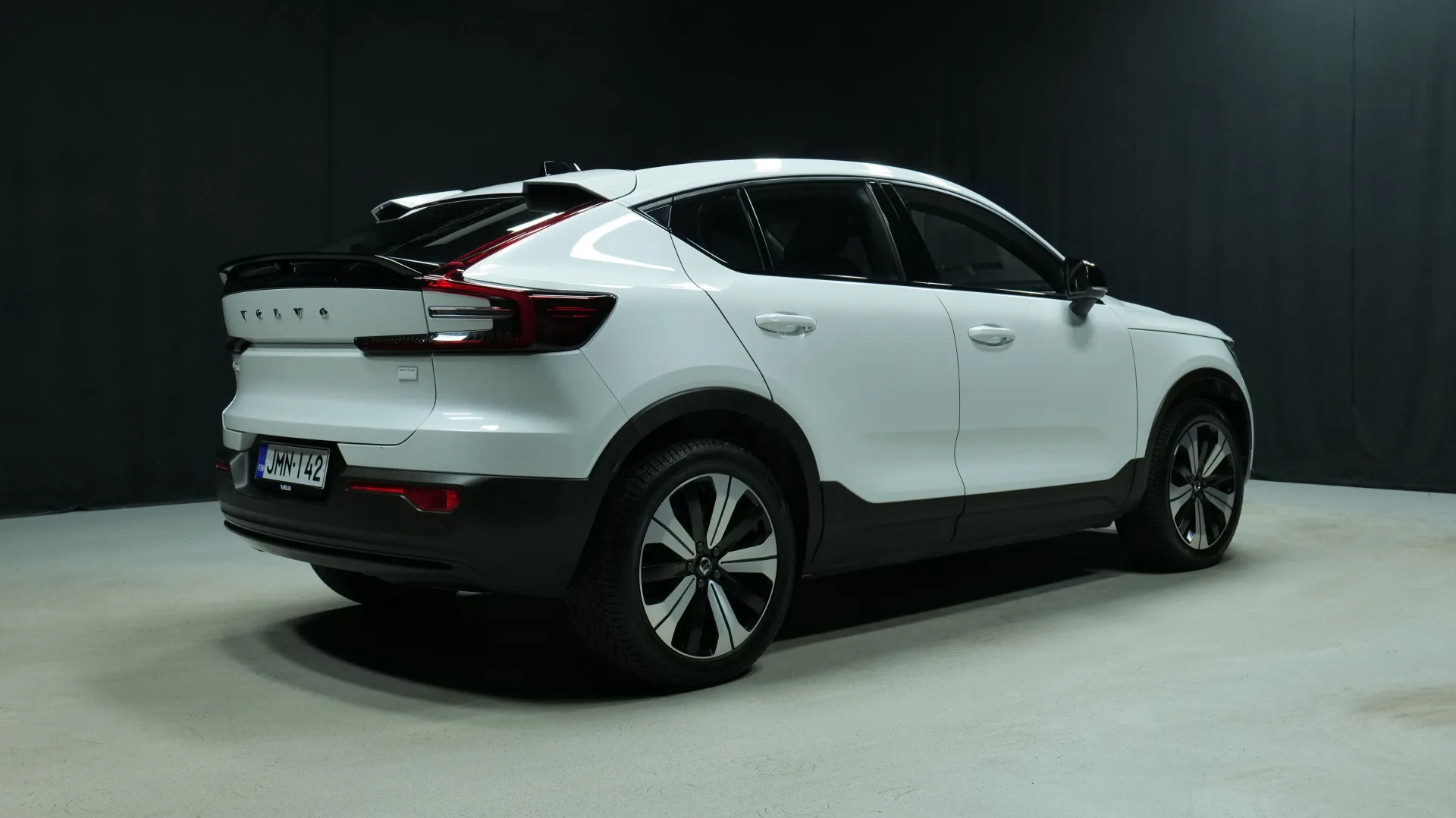 Autokuva 3 - JMN-142