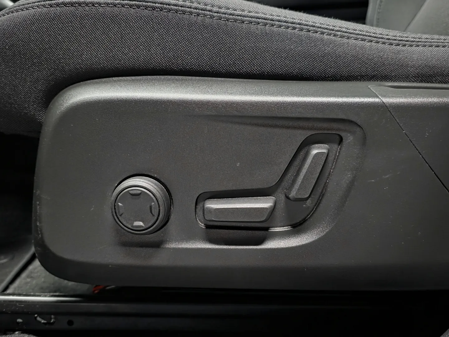 Autokuva 14 - JMP-807