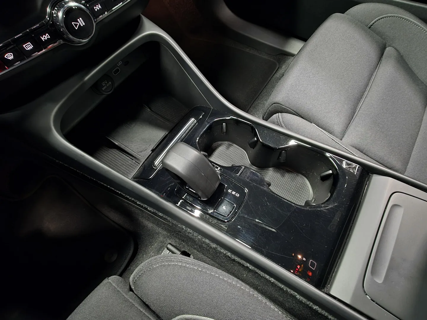 Autokuva 13 - JMP-807