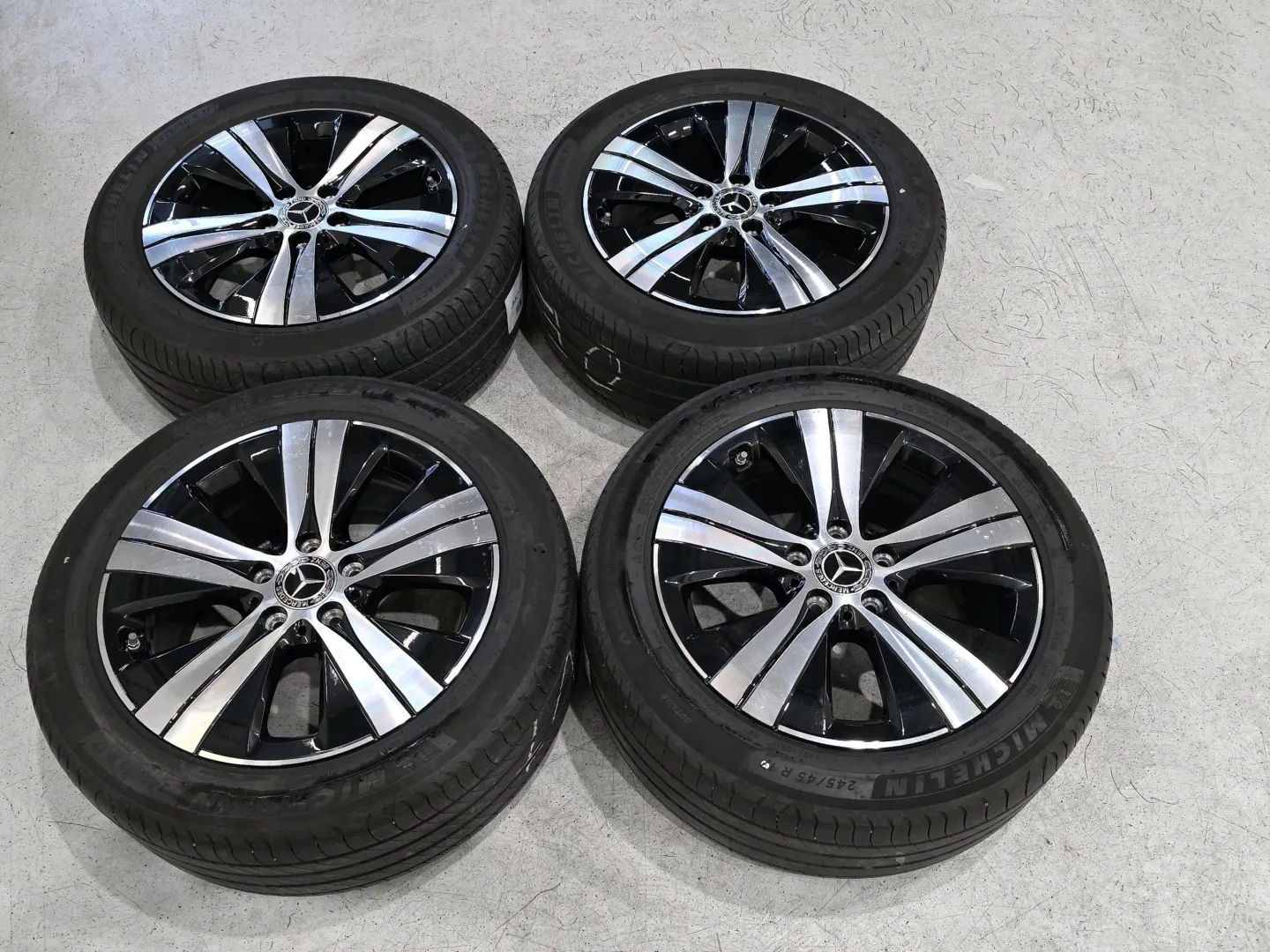 Autokuva 15 - JMU-340