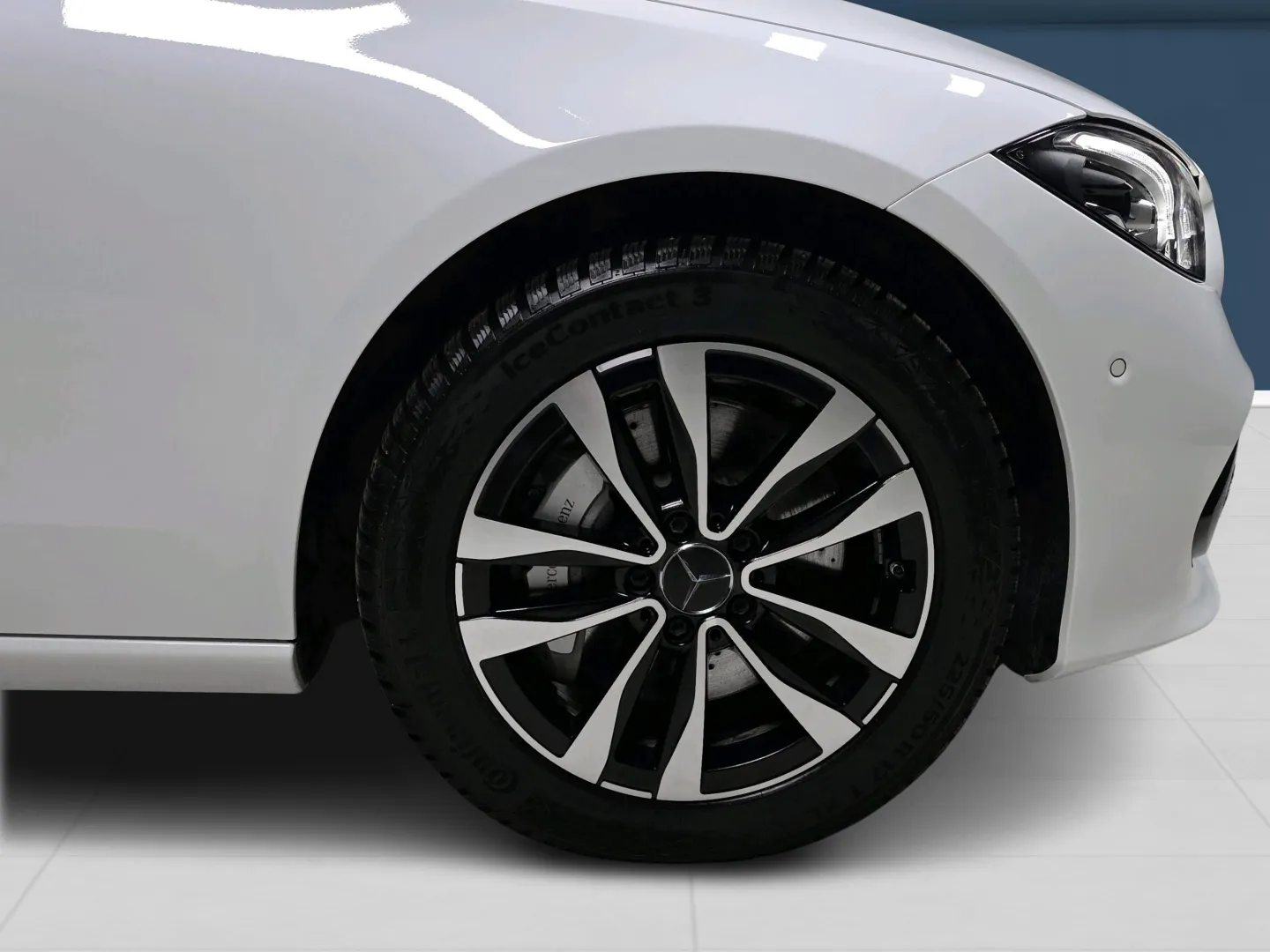 Autokuva 12 - JMU-340