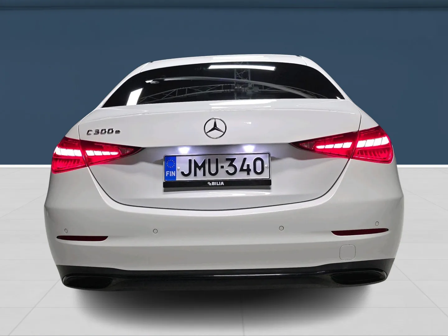 Autokuva 5 - JMU-340