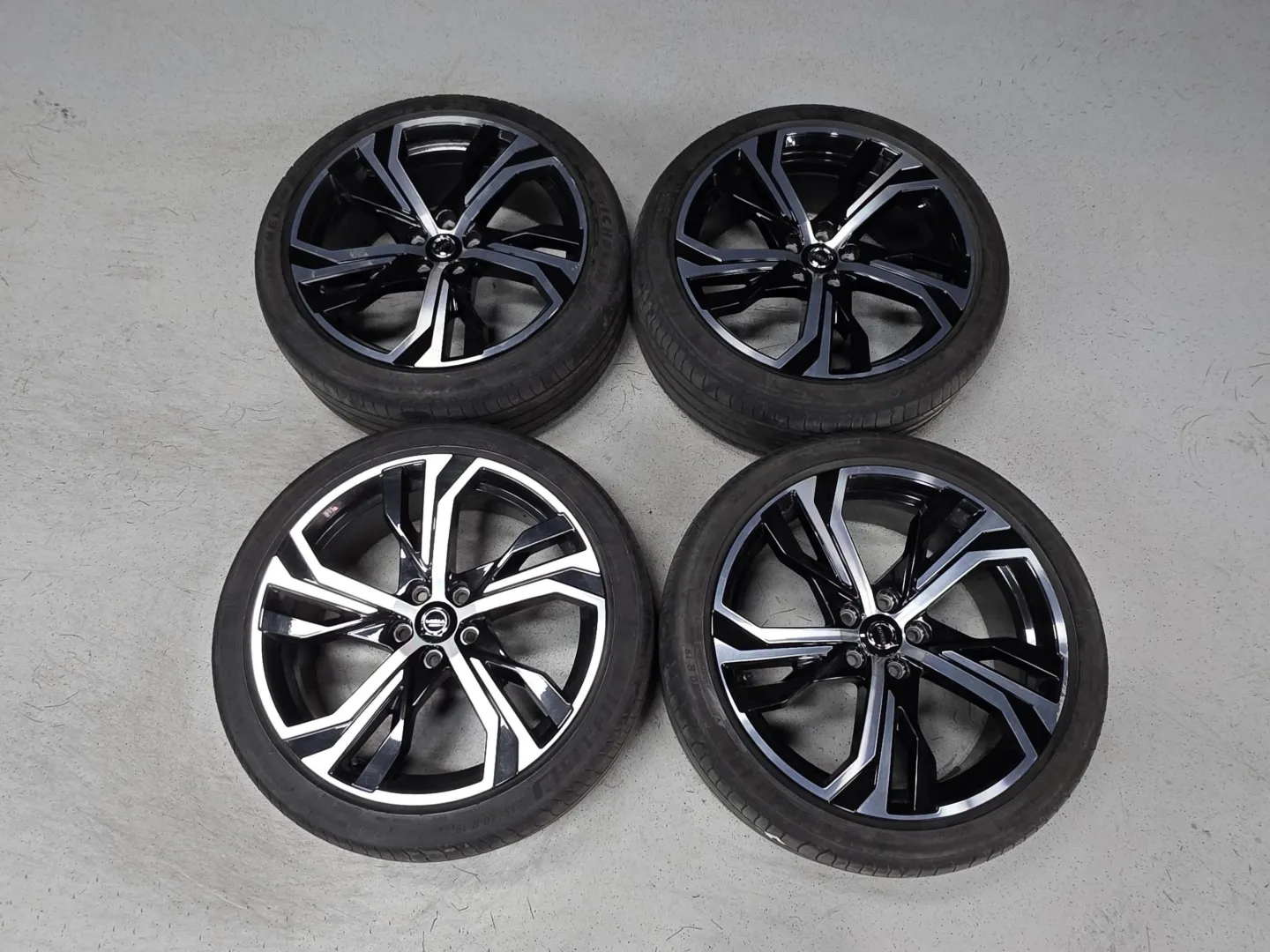 Autokuva 12 - JMU-949