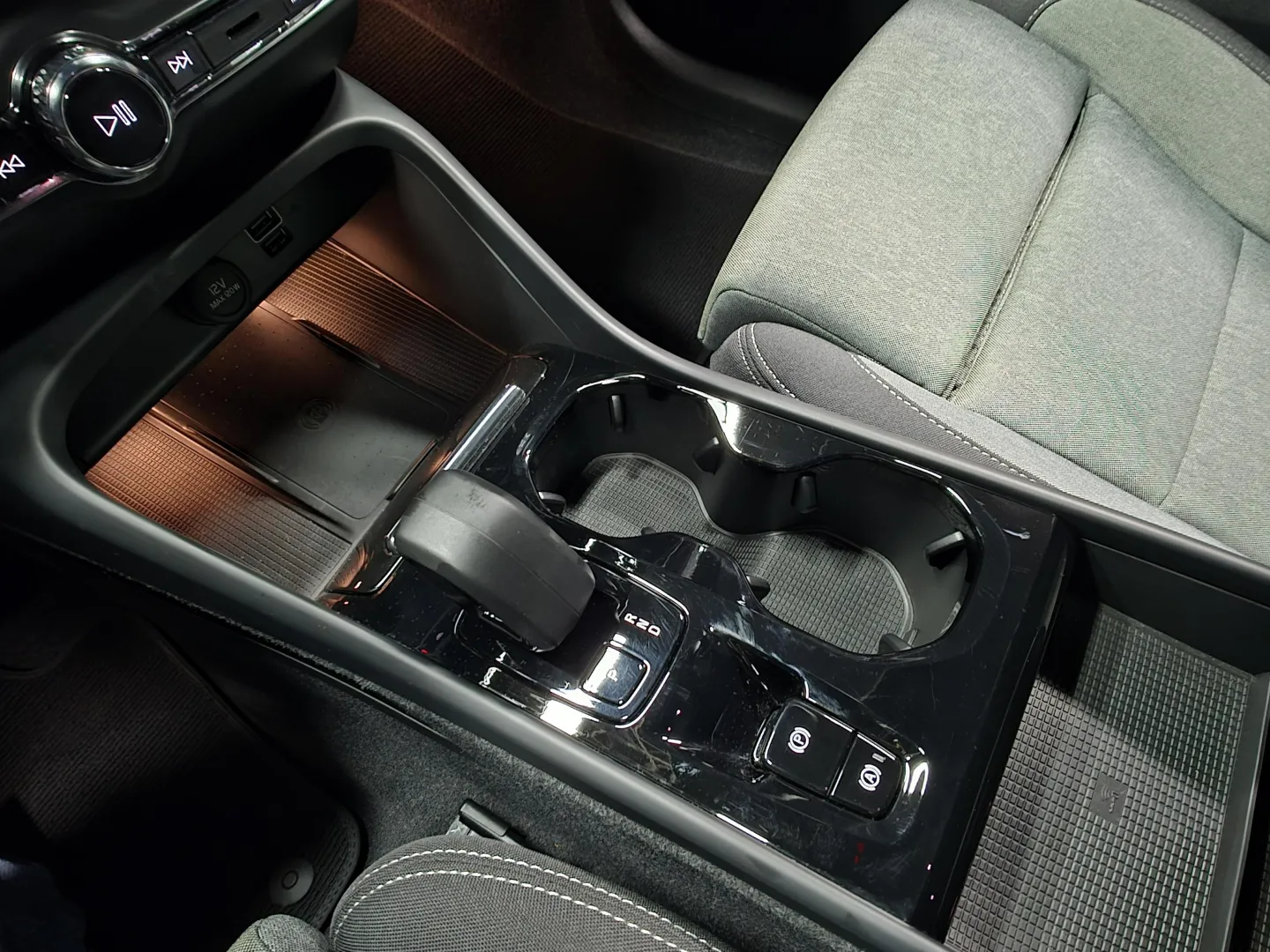 Autokuva 15 - JMZ-205