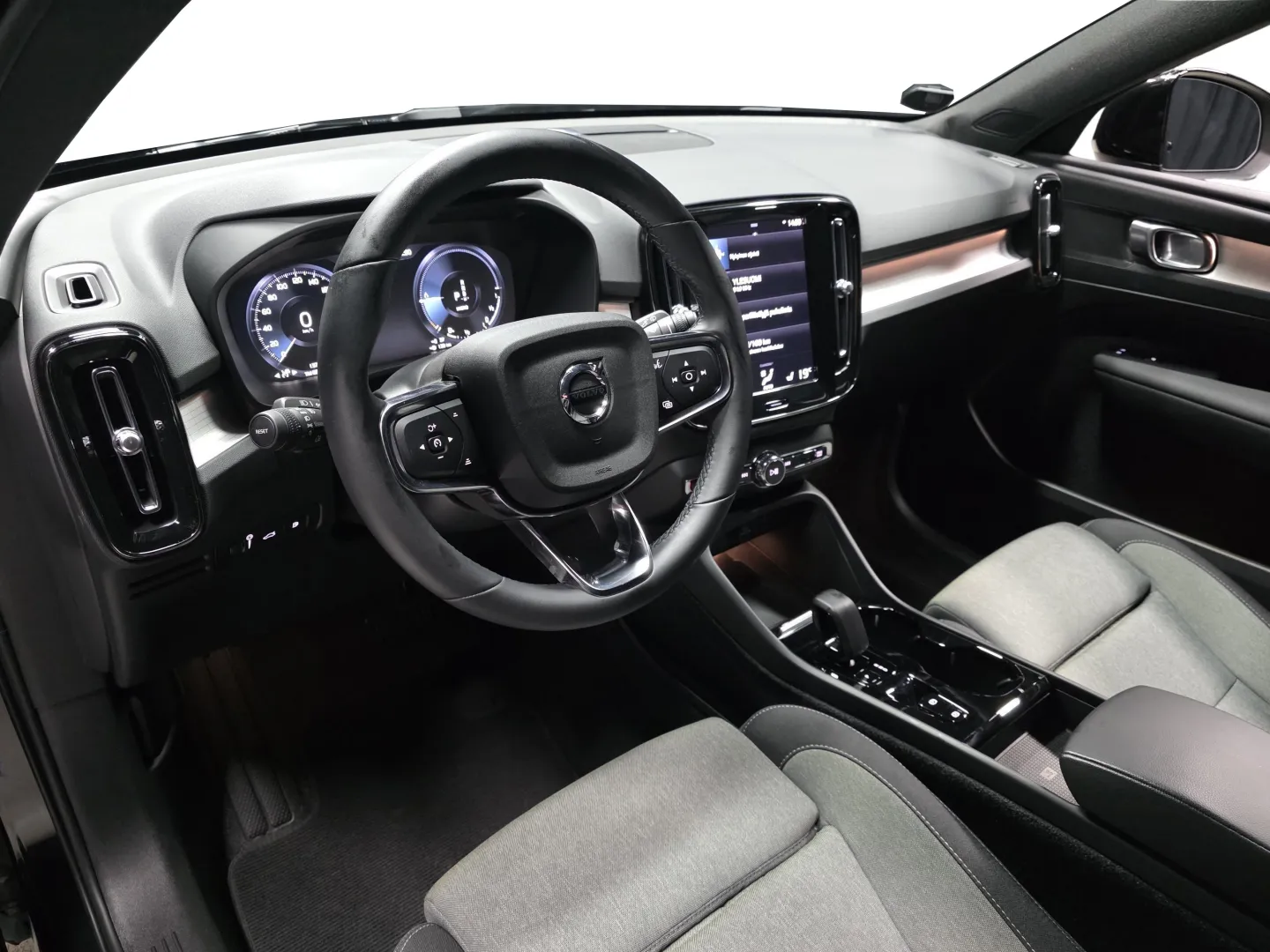 Autokuva 8 - JMZ-205