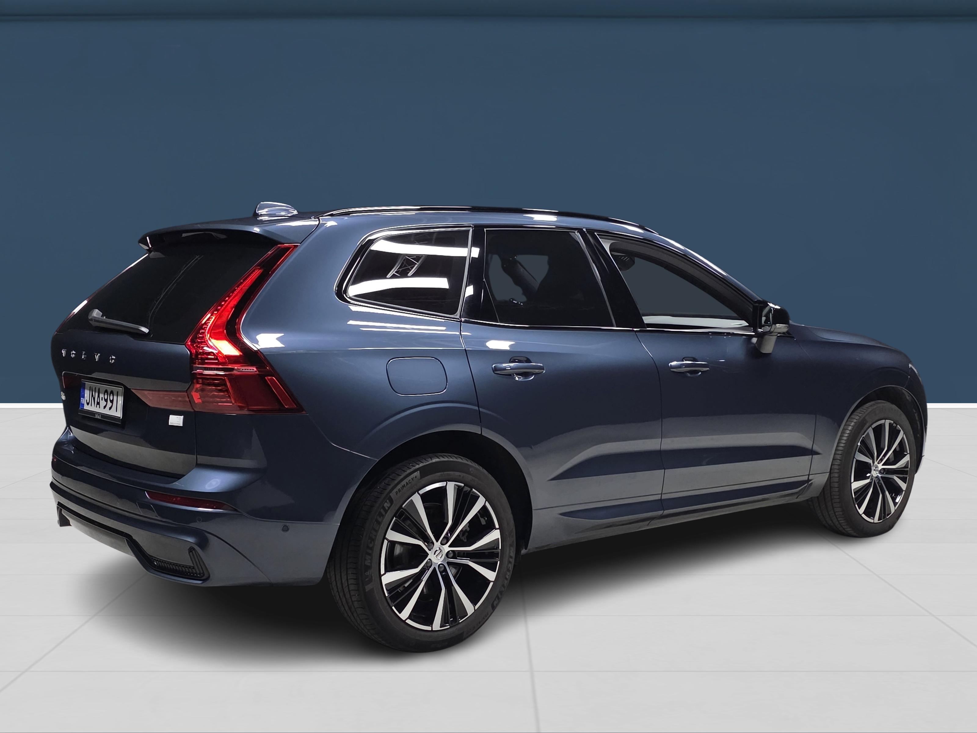 Volvo XC60 2023, photo 4/18