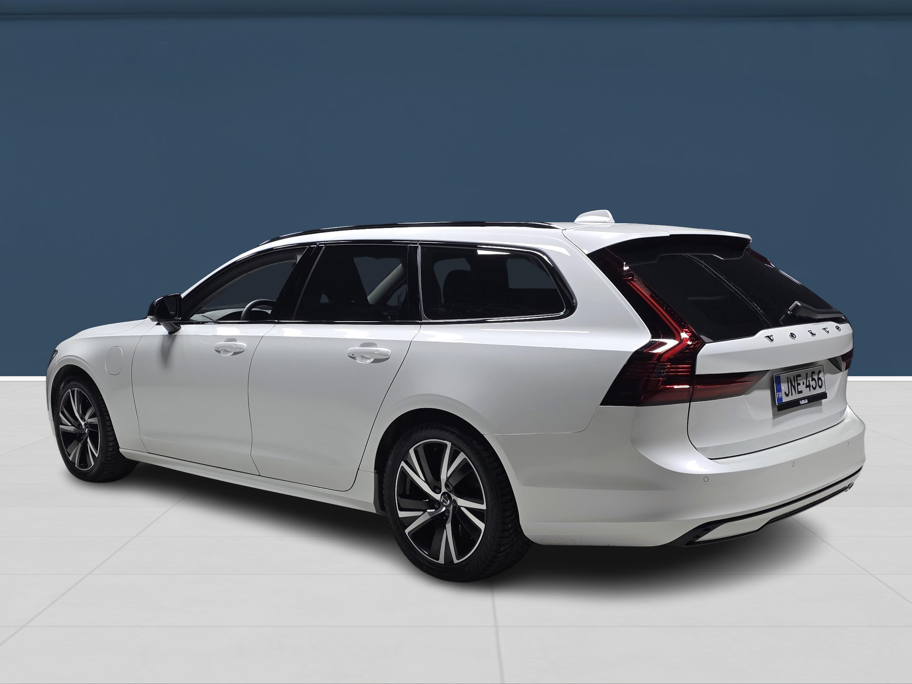 Volvo V90 2024, photo 6/17