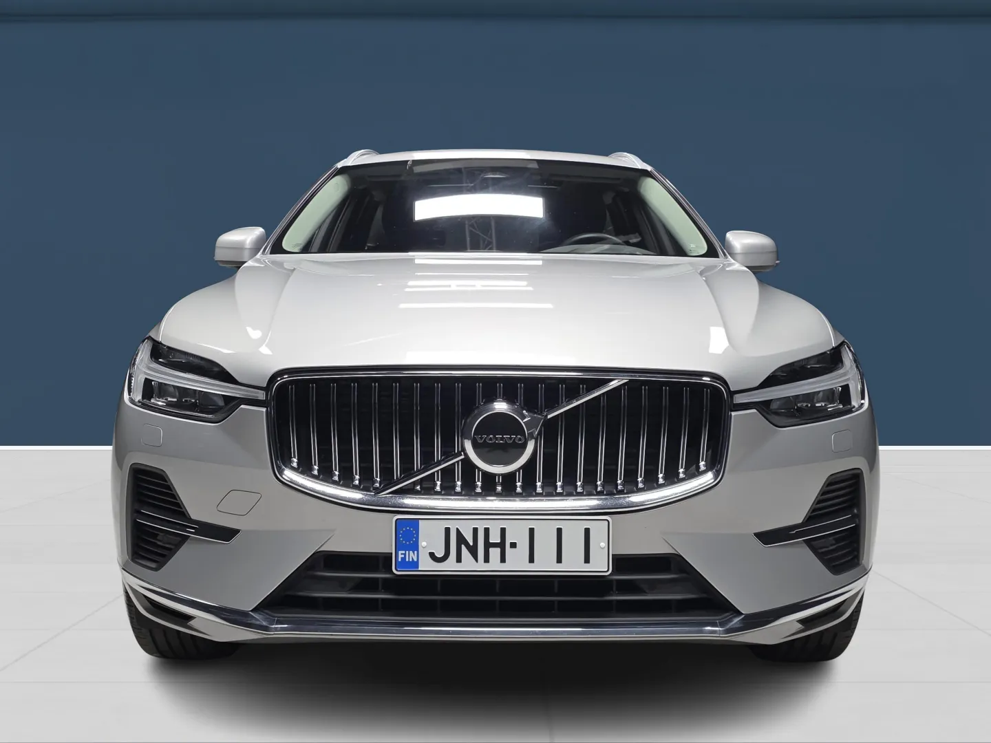 Autokuva 2 - JNH-111