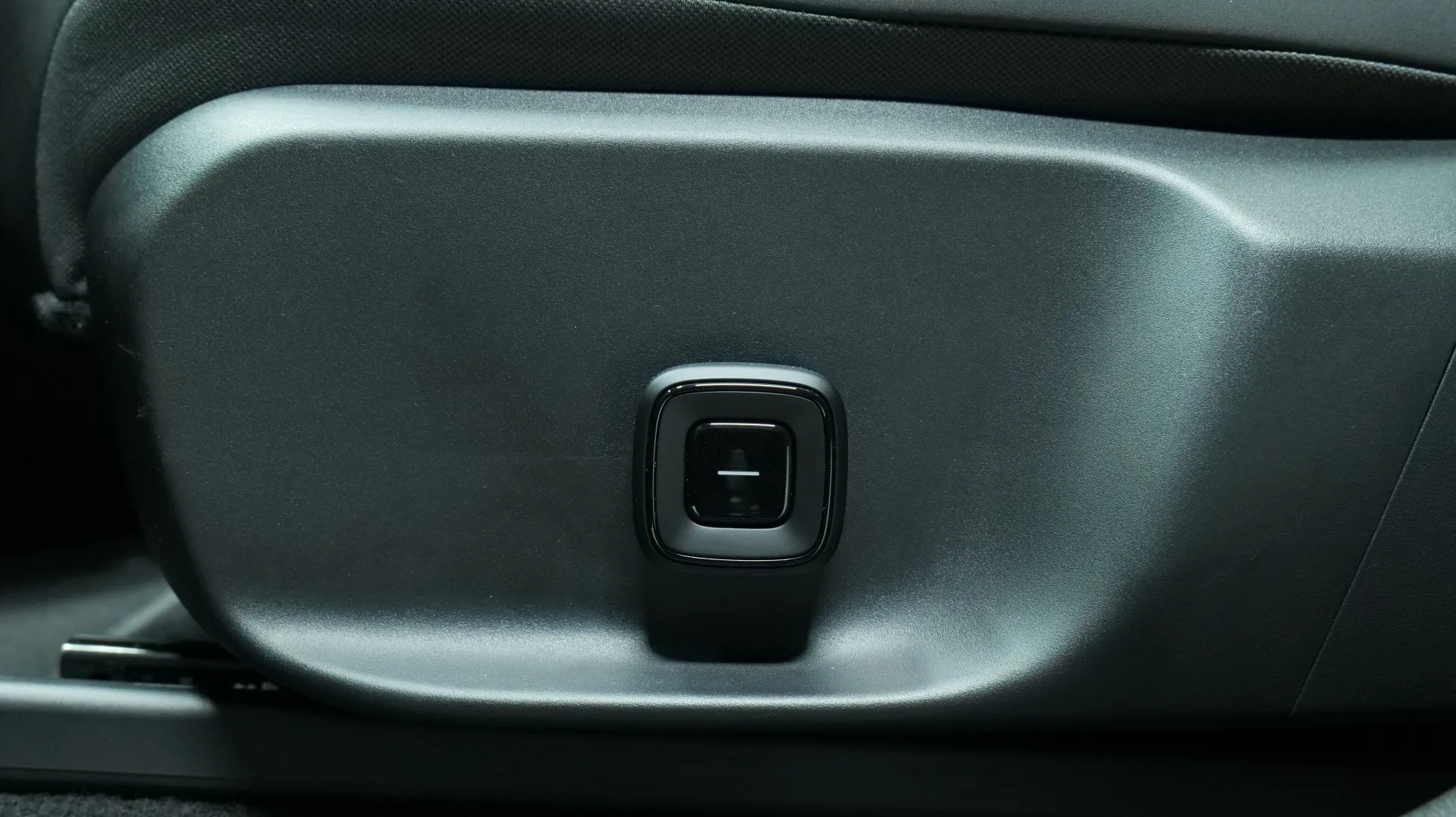 Autokuva 9 - JNI-217