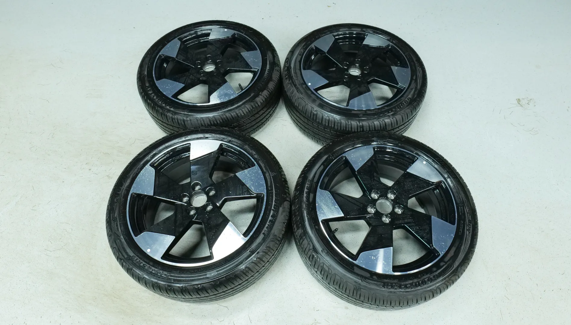 Autokuva 18 - JNI-217