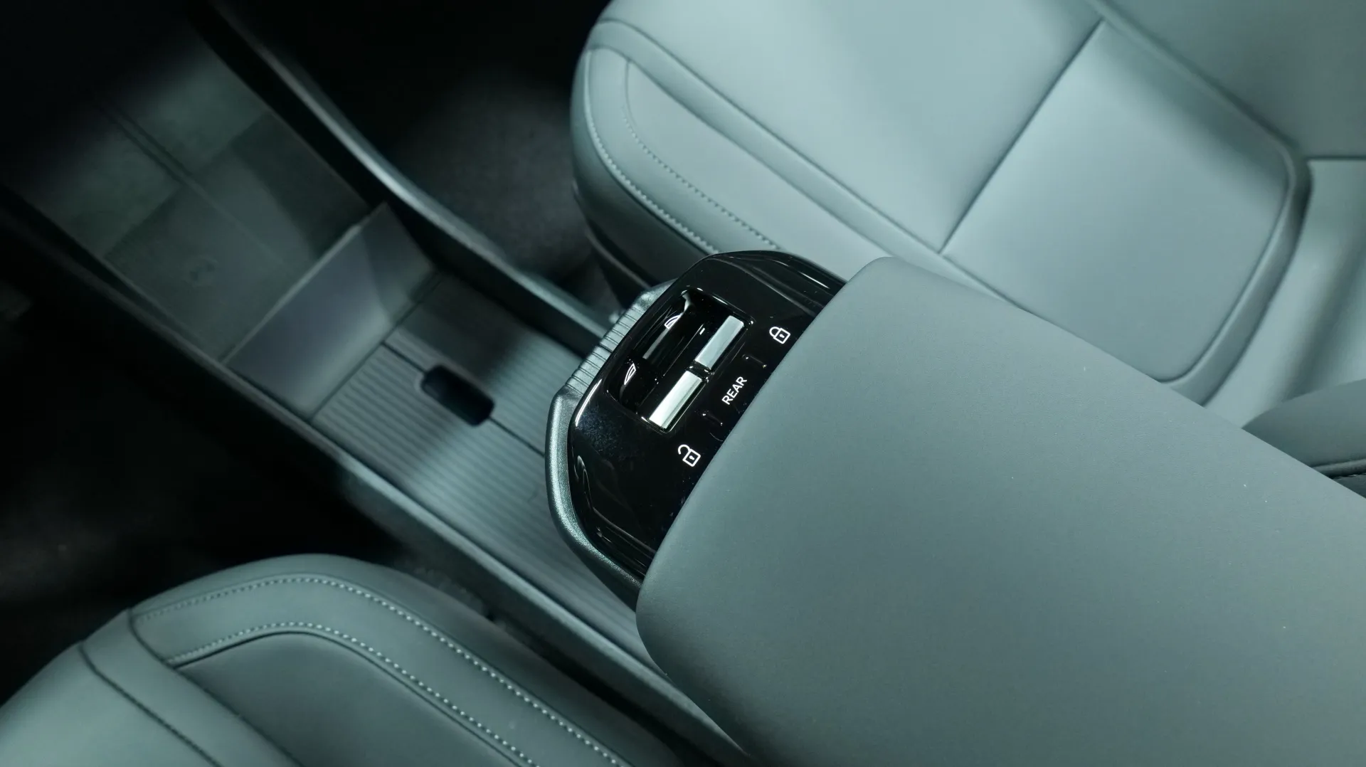 Autokuva 7 - JNI-217