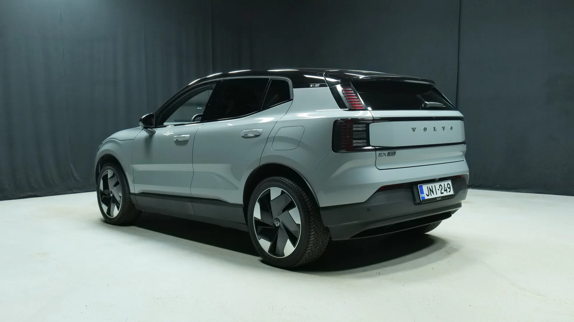 Autokuva 2 - JNI-249