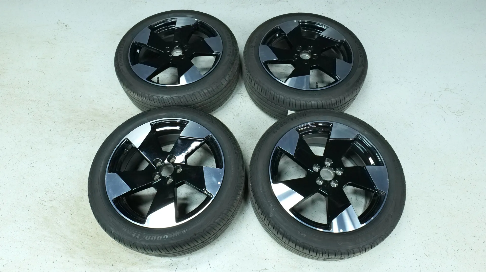 Autokuva 16 - JNI-249