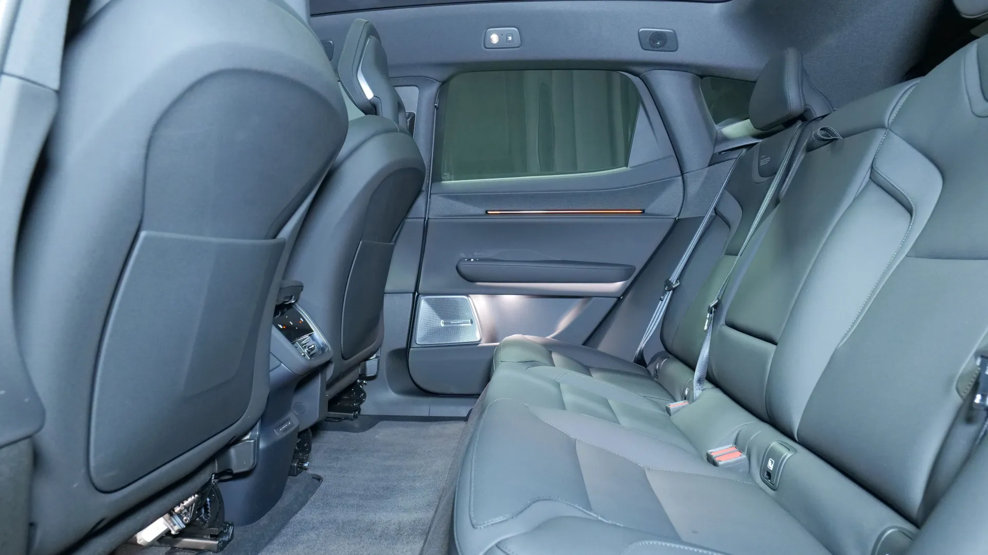 Autokuva 17 - JNJ-534