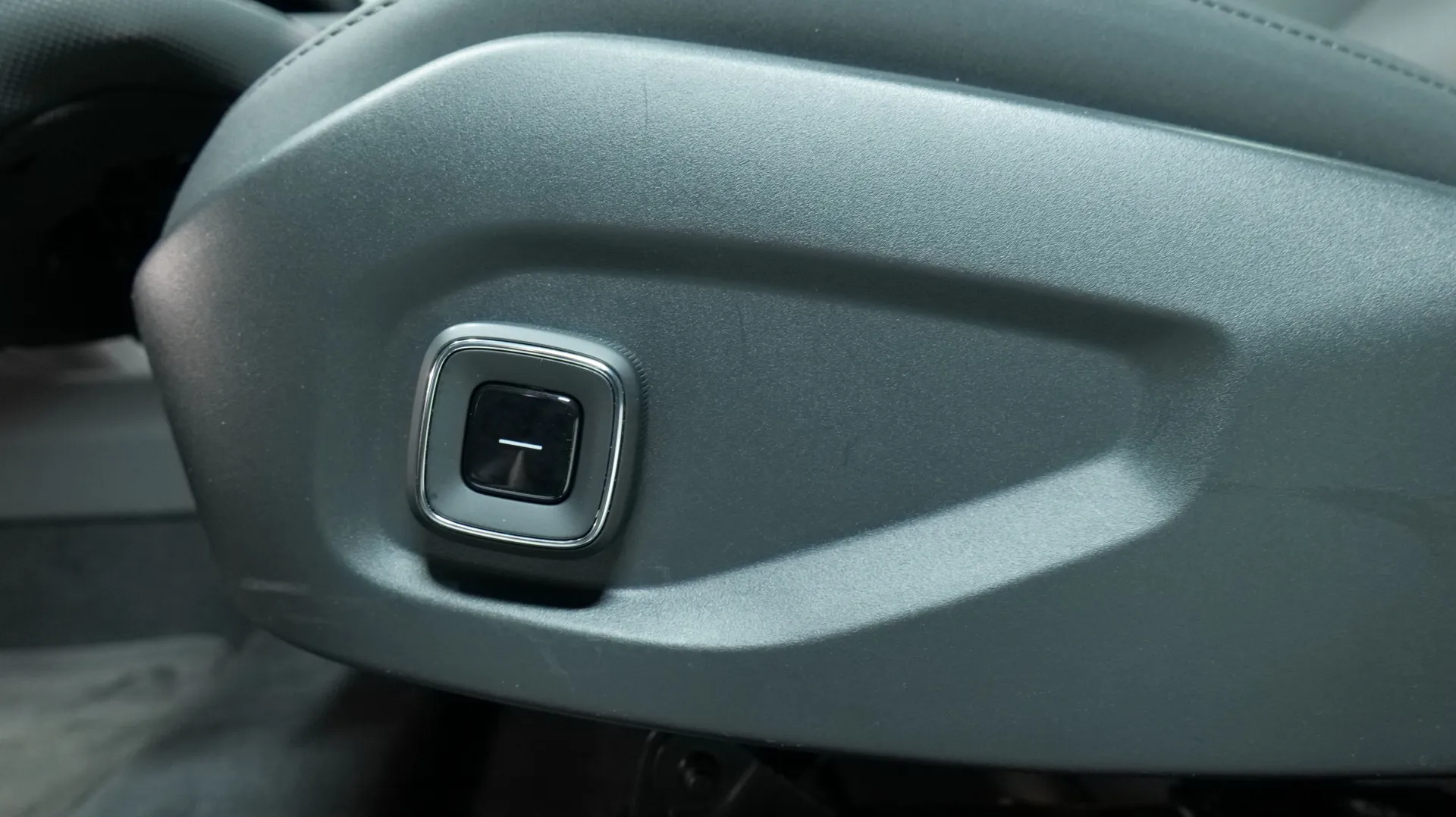 Autokuva 11 - JNJ-534