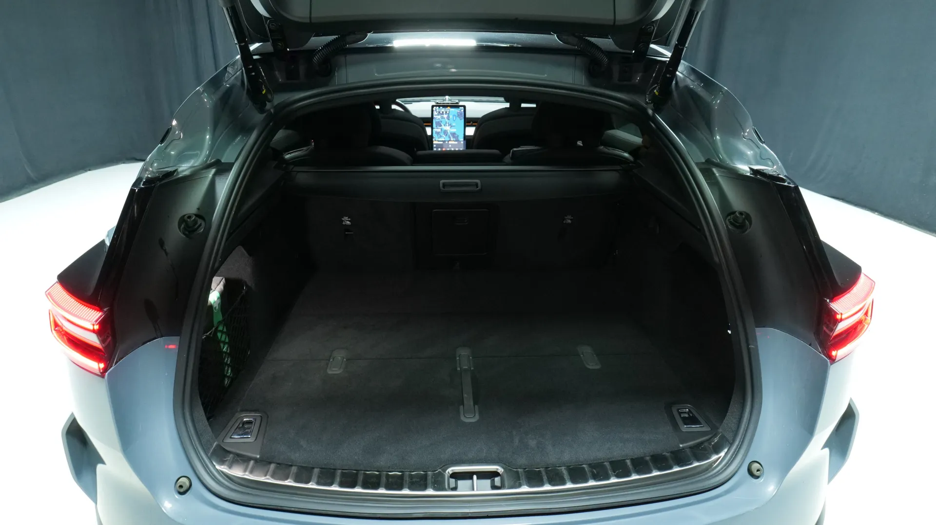 Autokuva 18 - JNJ-534