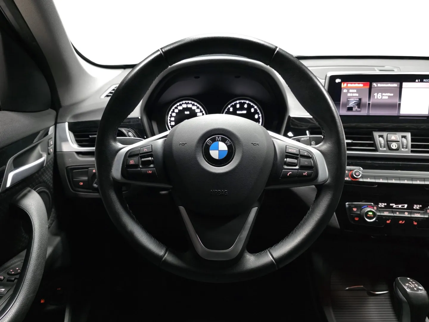 Autokuva 10 - JNJ-836