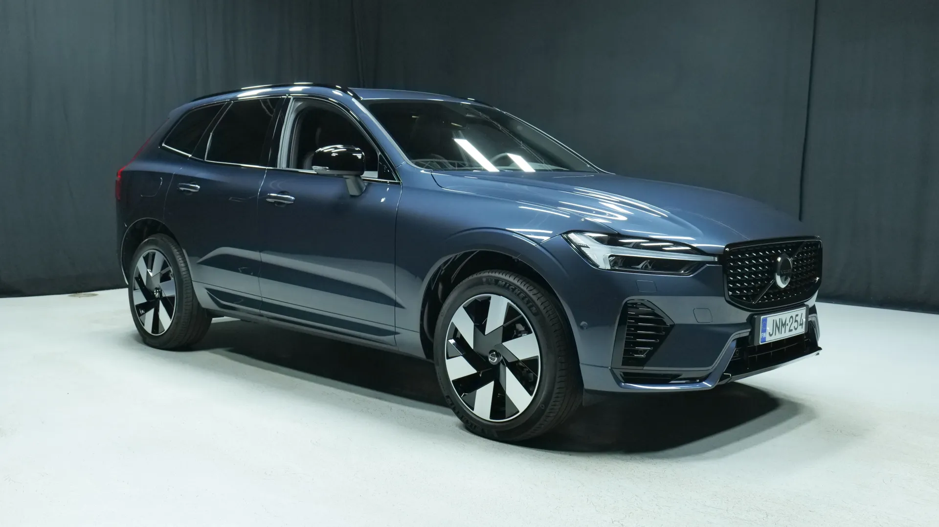 Autokuva 5 - JNM-254