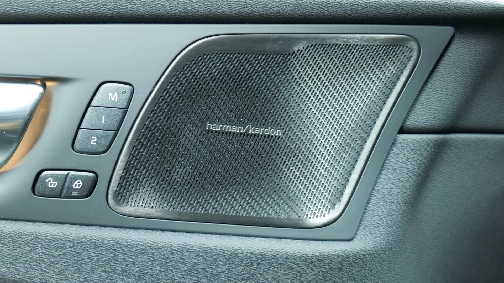 Autokuva 10 - JNM-254