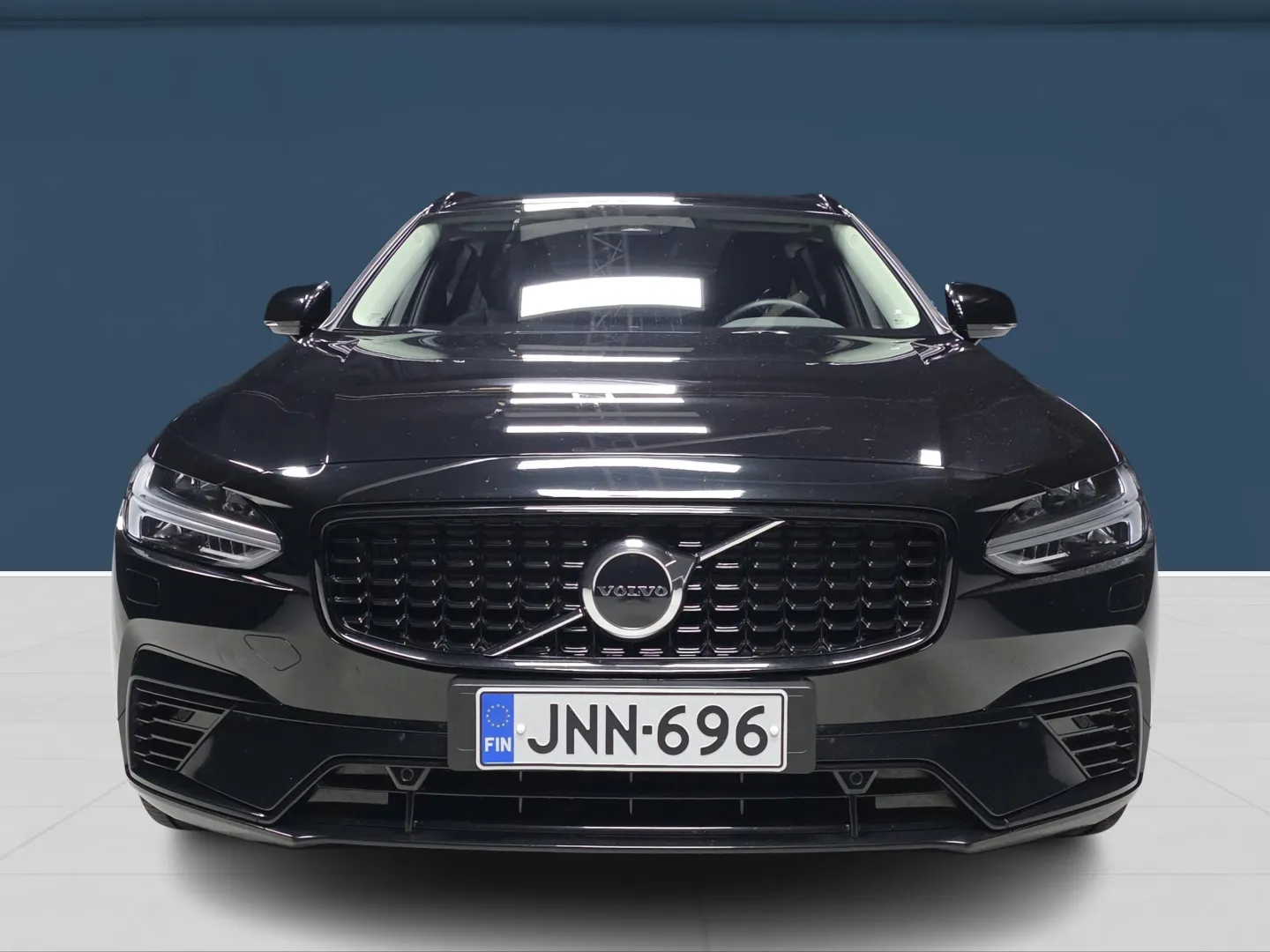 Autokuva 2 - JNN-696