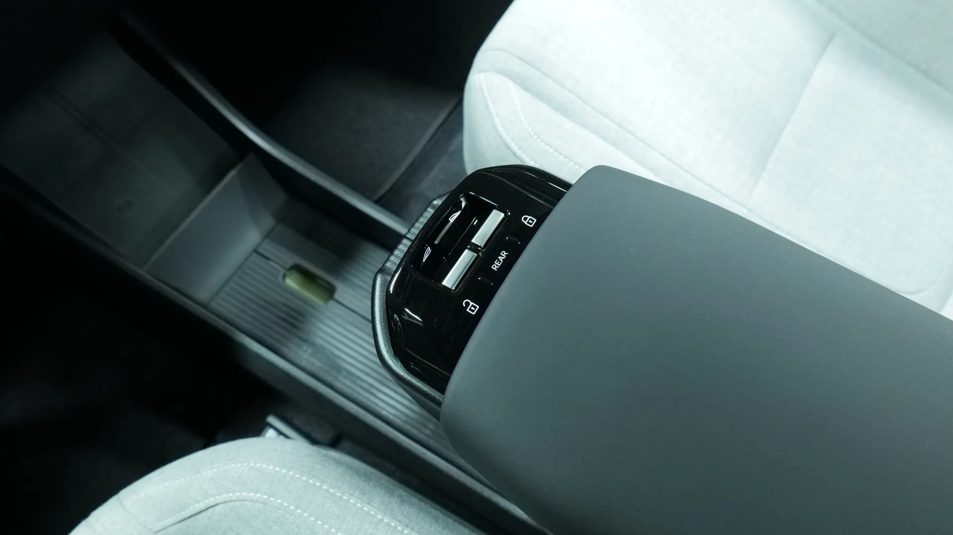 Autokuva 9 - JNO-175