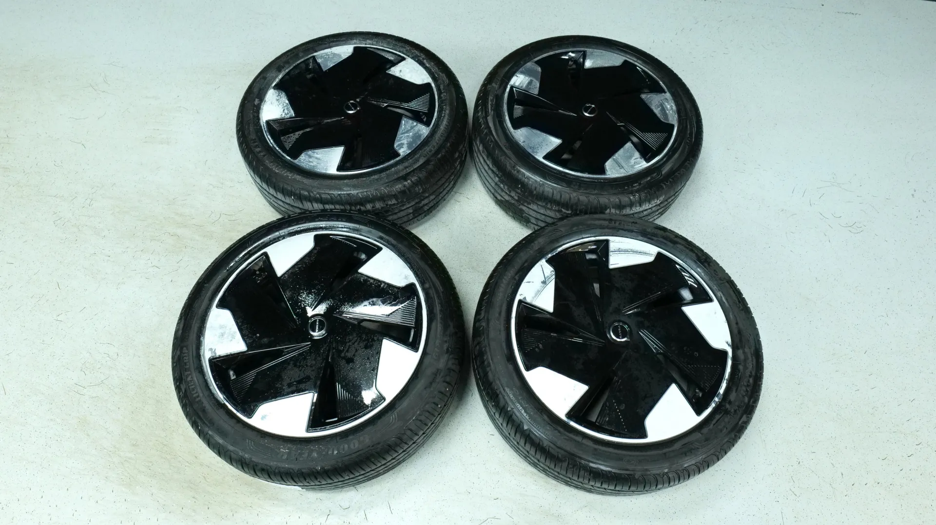 Autokuva 19 - JNO-175