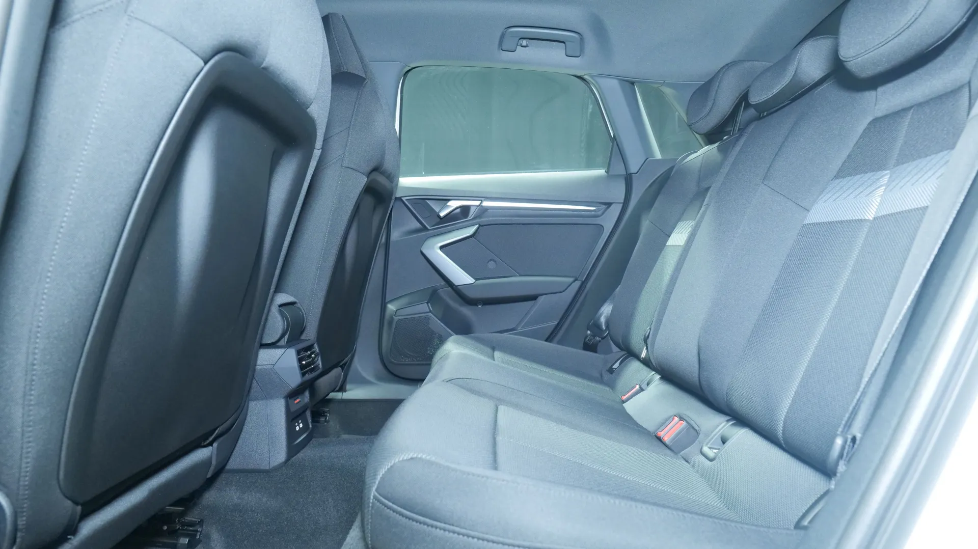 Autokuva 14 - JNT-298