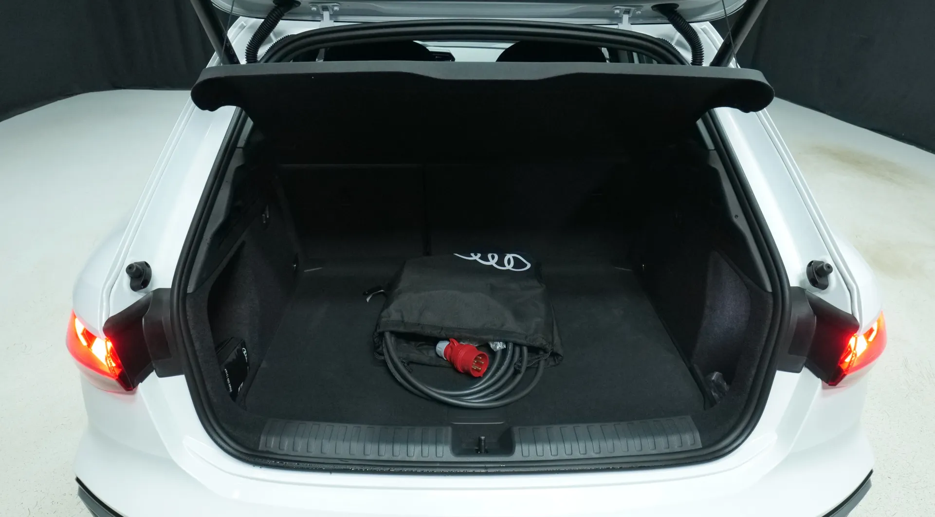 Autokuva 15 - JNT-298