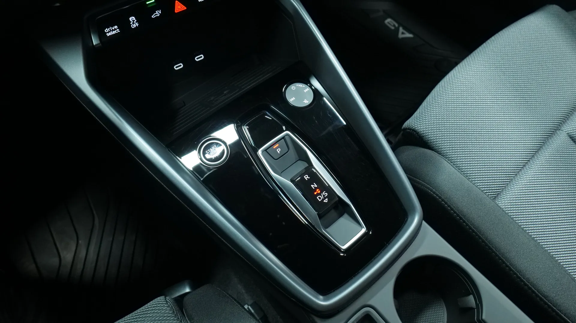 Autokuva 9 - JNT-298