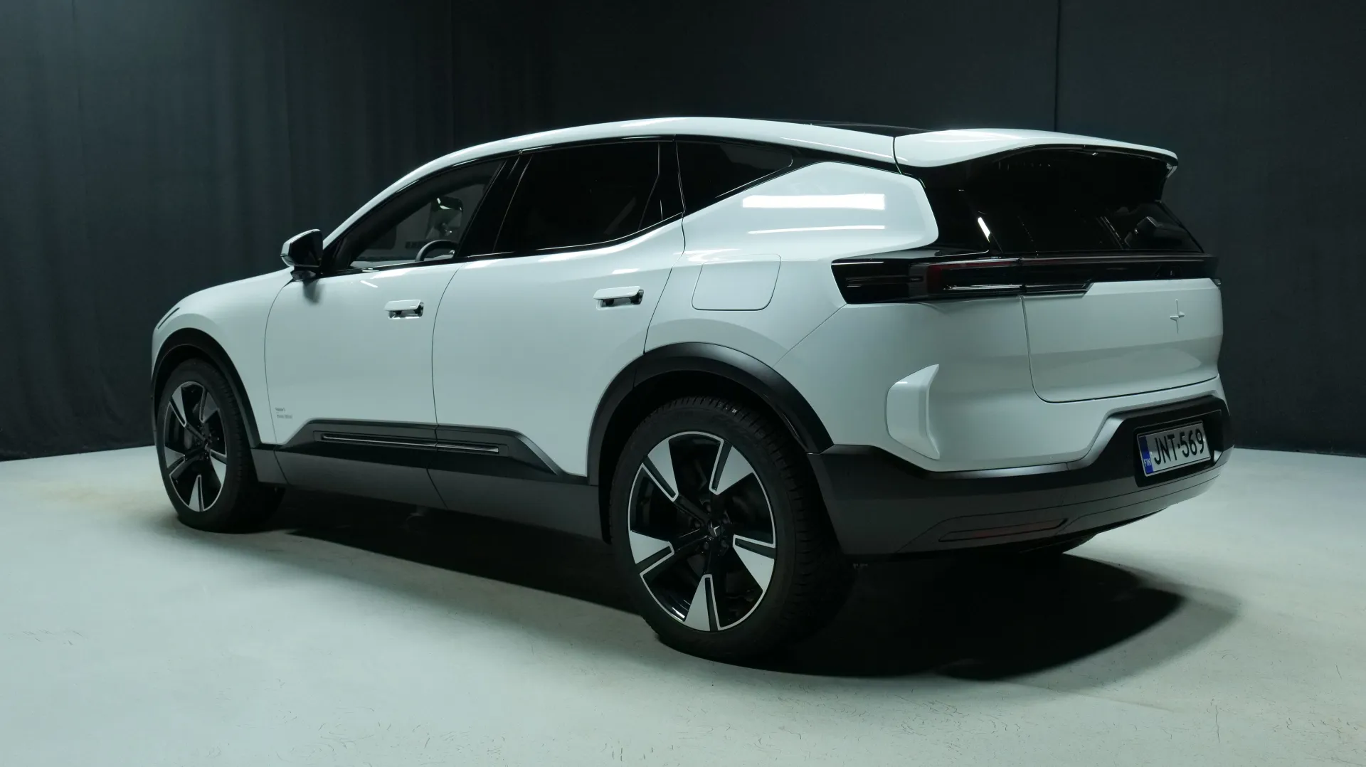 Autokuva 2 - JNT-569