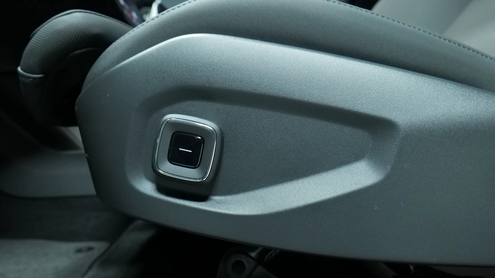 Autokuva 10 - JNT-569