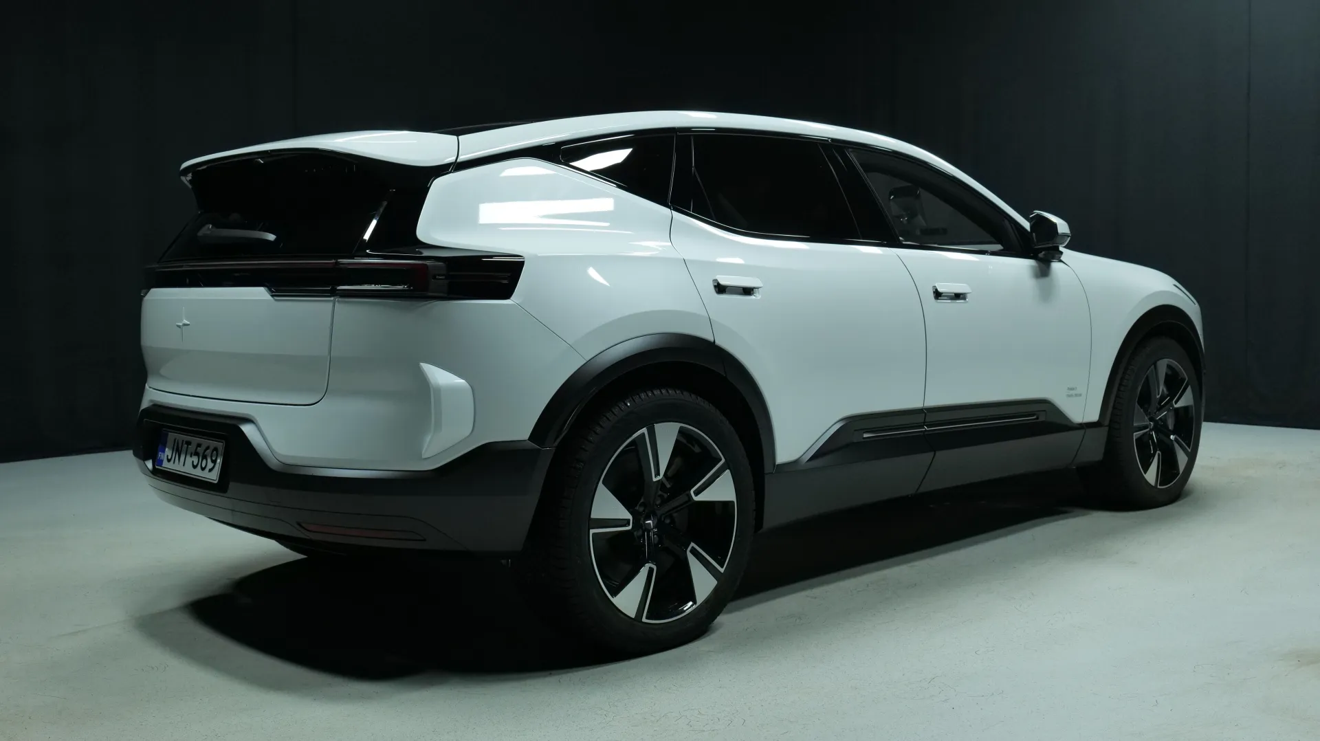 Autokuva 3 - JNT-569