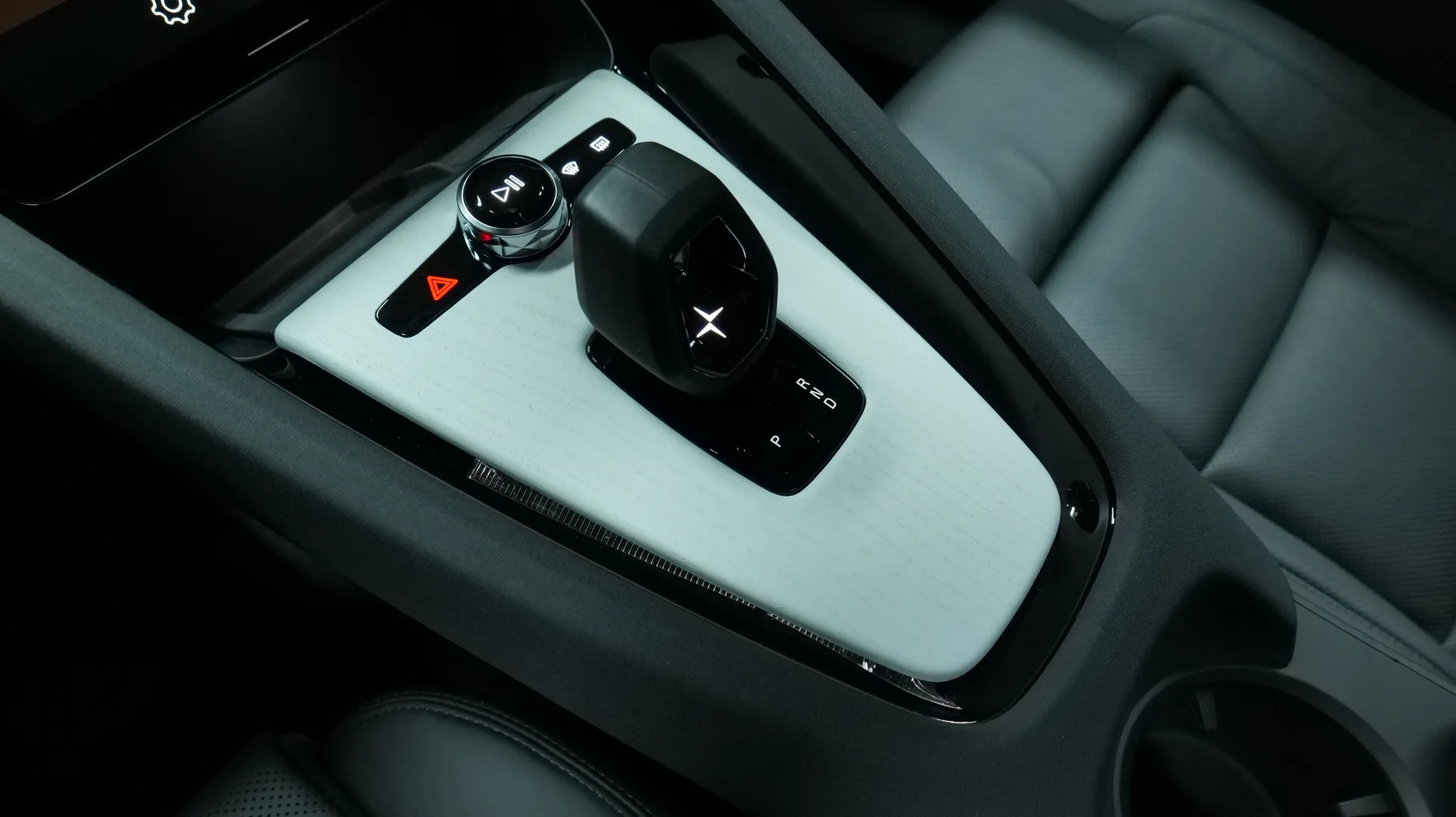 Autokuva 9 - JNT-570