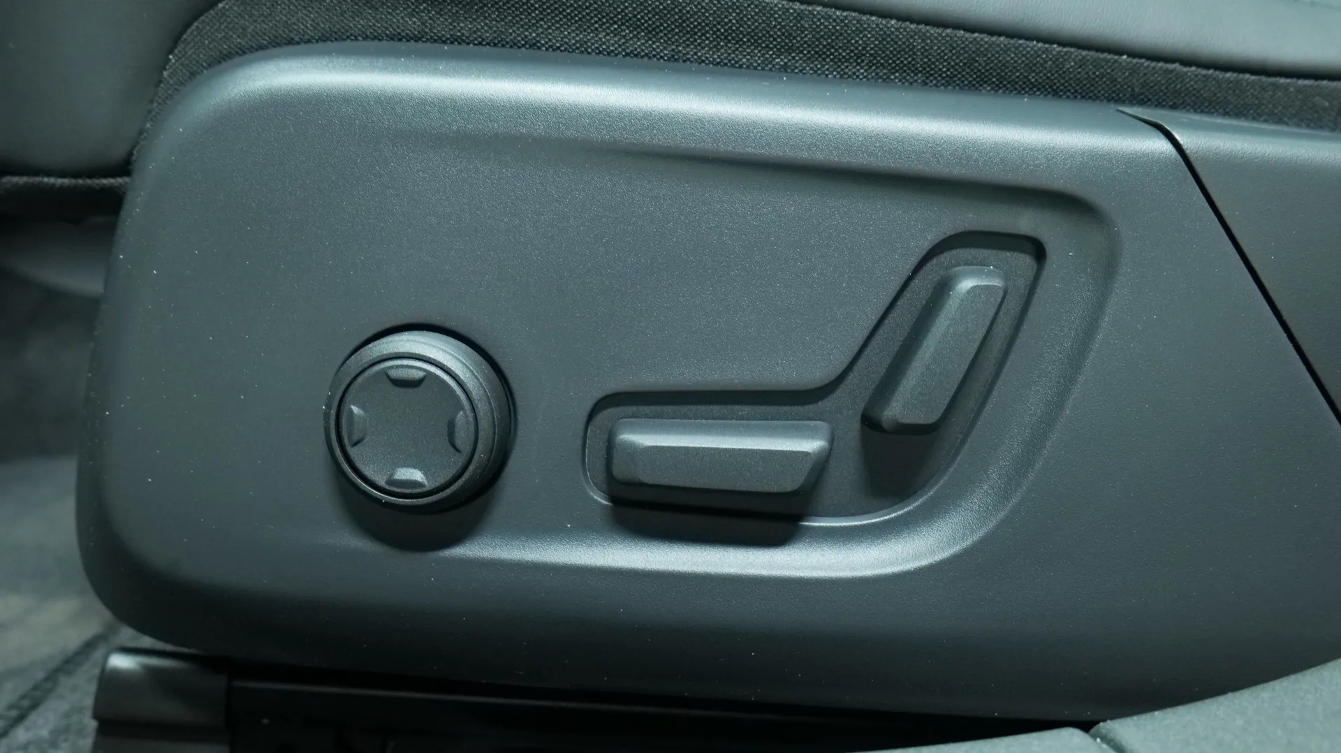 Autokuva 10 - JNT-570