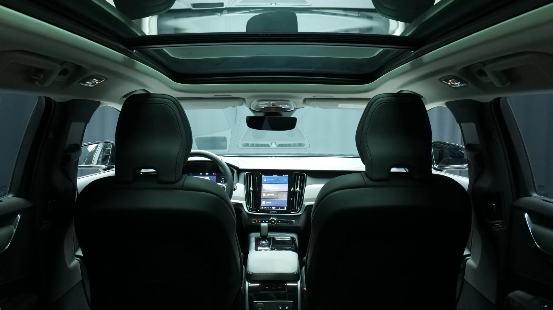 Autokuva 18 - JNU-916