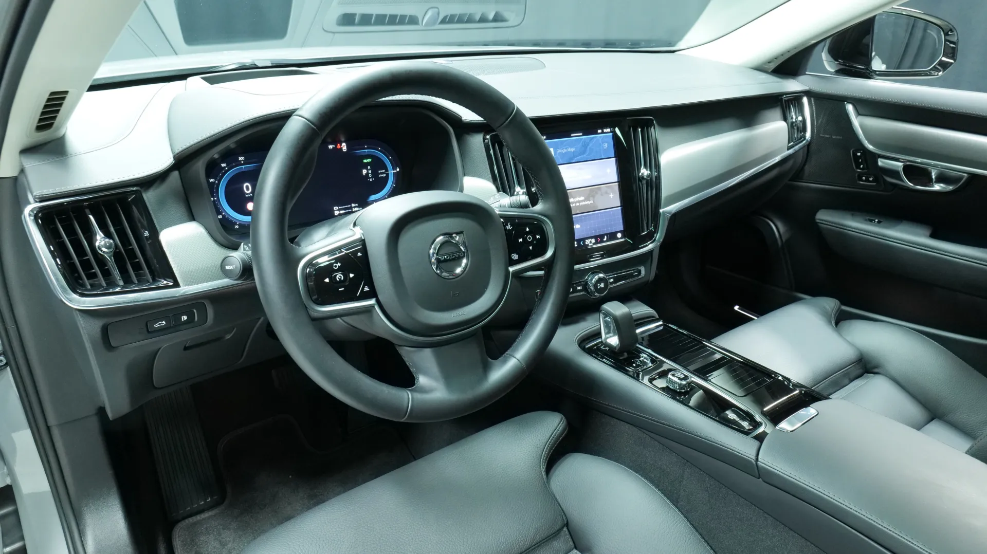 Autokuva 13 - JNU-916