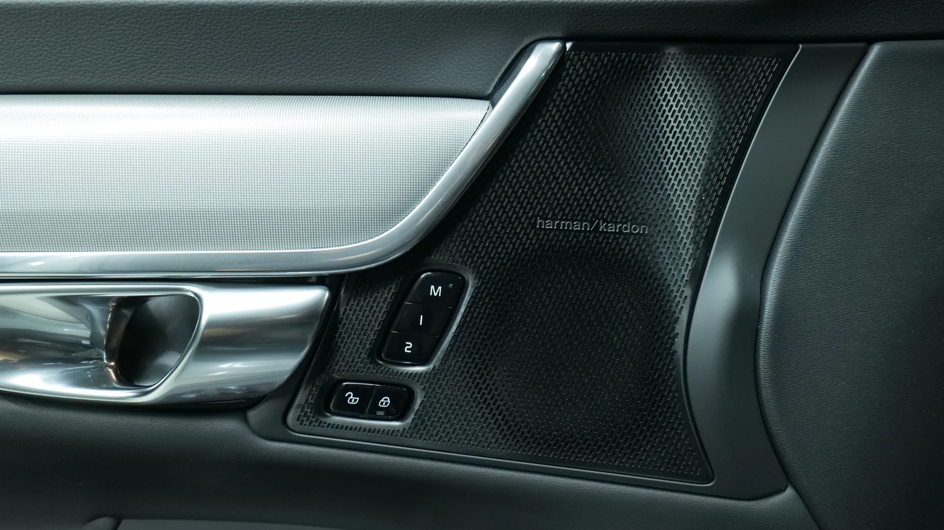 Autokuva 10 - JNU-916