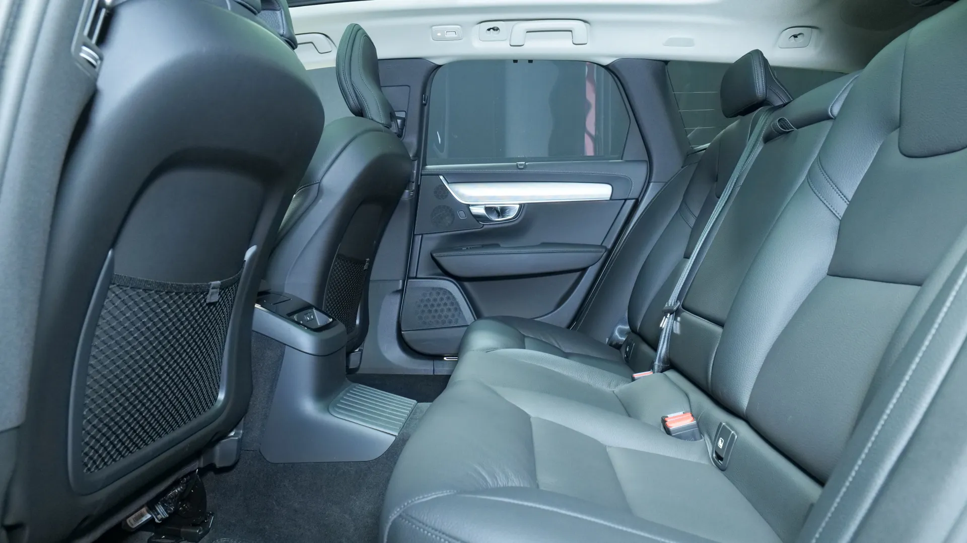 Autokuva 16 - JNU-916