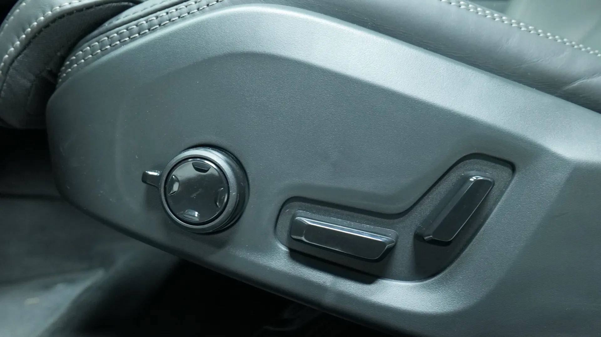 Autokuva 11 - JNY-783