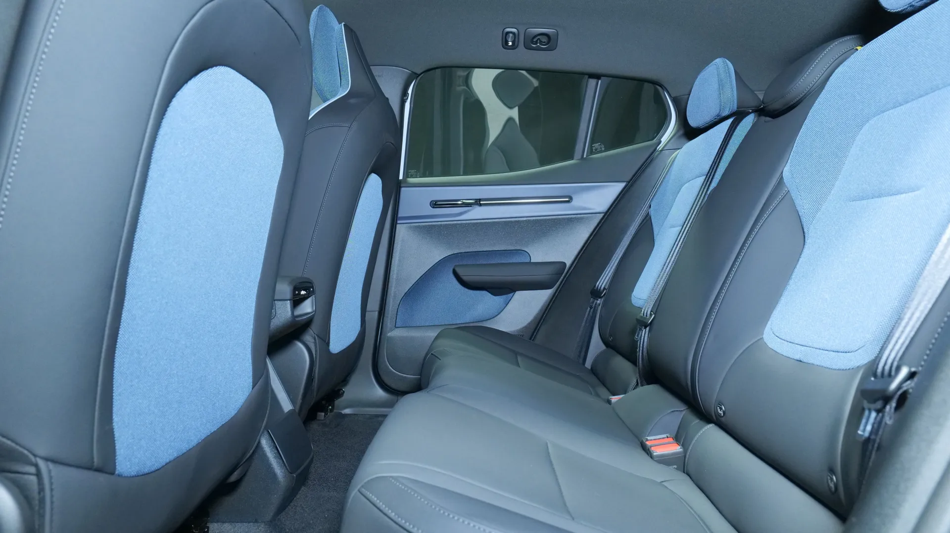 Autokuva 14 - JNZ-543