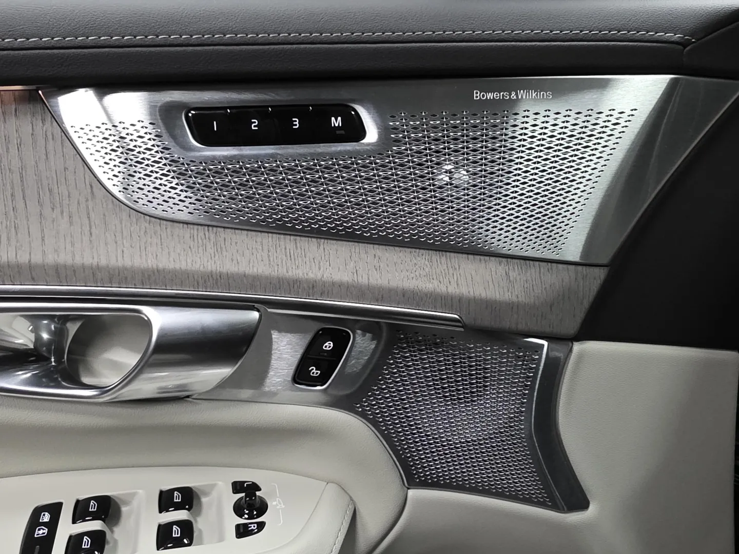 Autokuva 15 - JOB-861