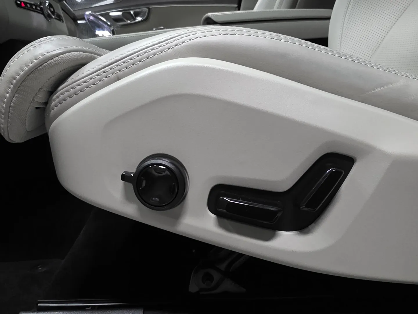 Autokuva 16 - JOB-861