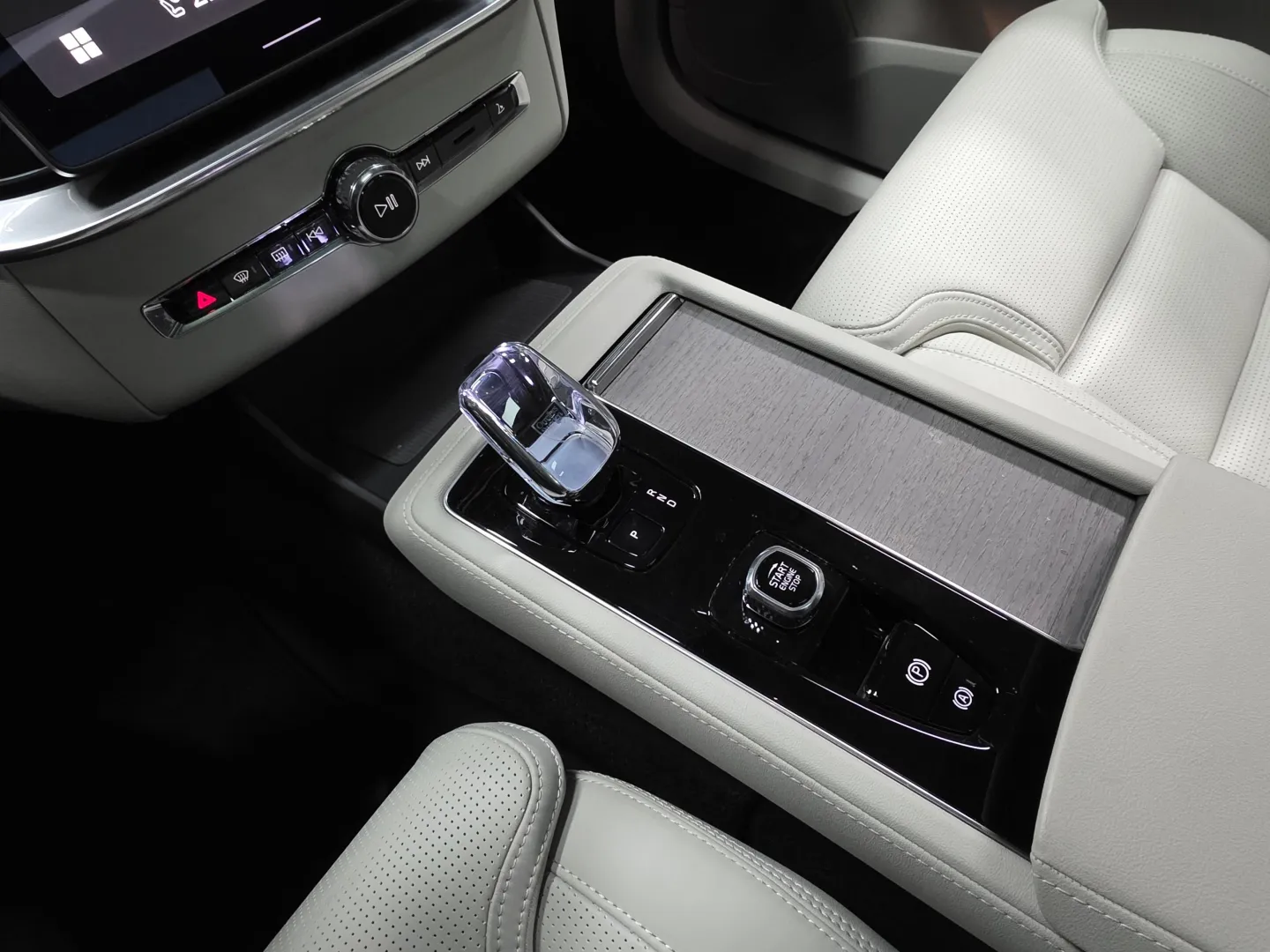 Autokuva 14 - JOB-861