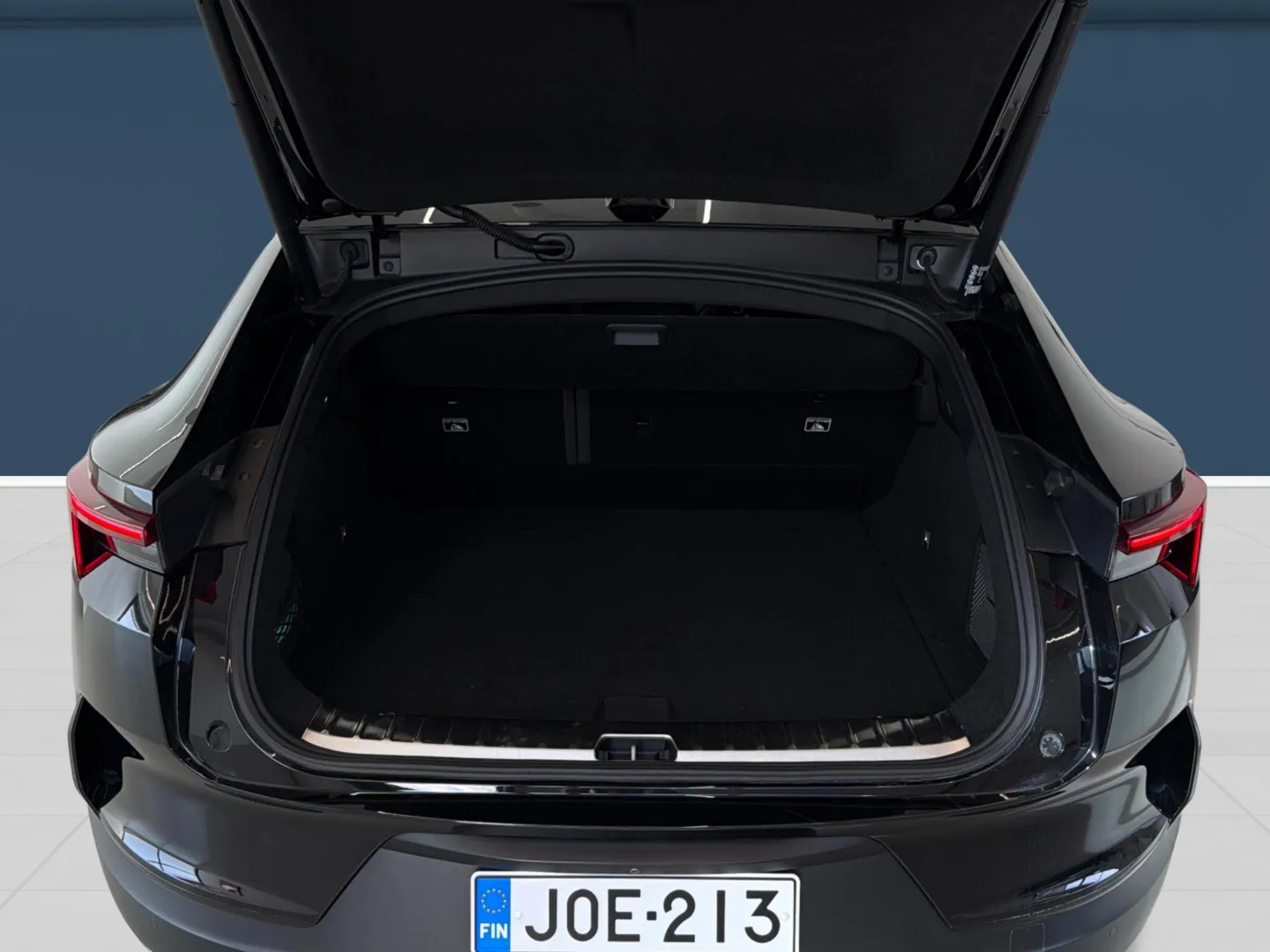 Autokuva 11 - JOE-213